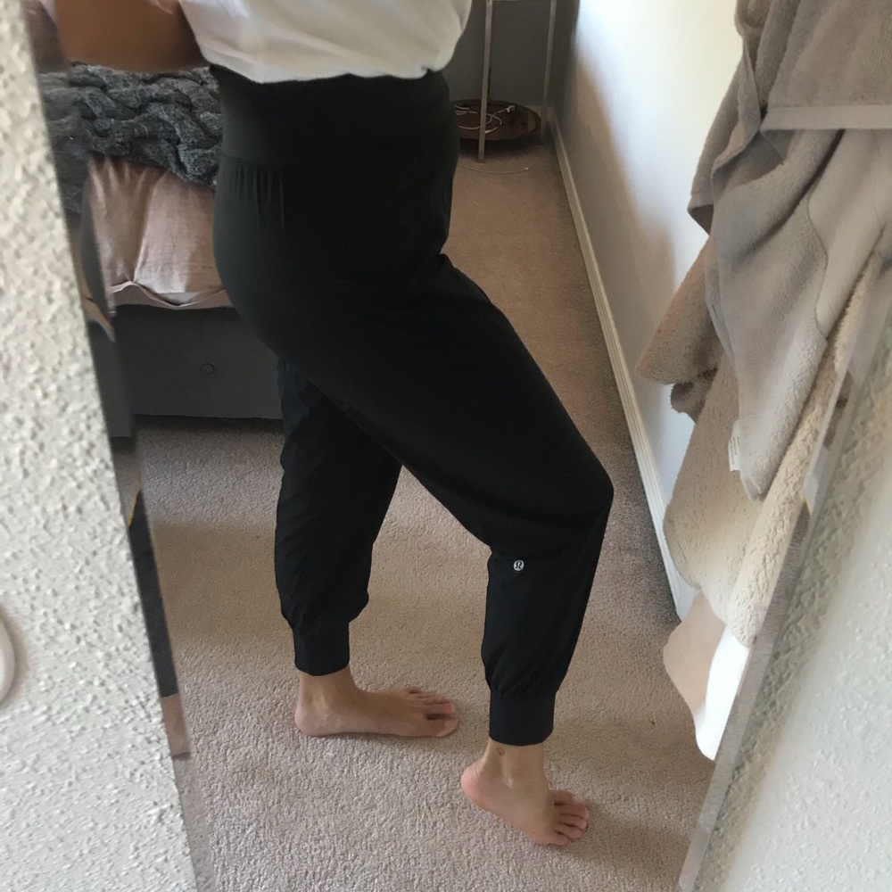 Lululemon high-waisted light weight black joggers
